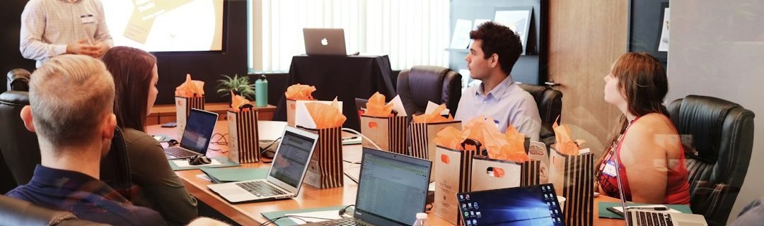 حوكمة الشركات والامتثال والتنظيم الداخلي